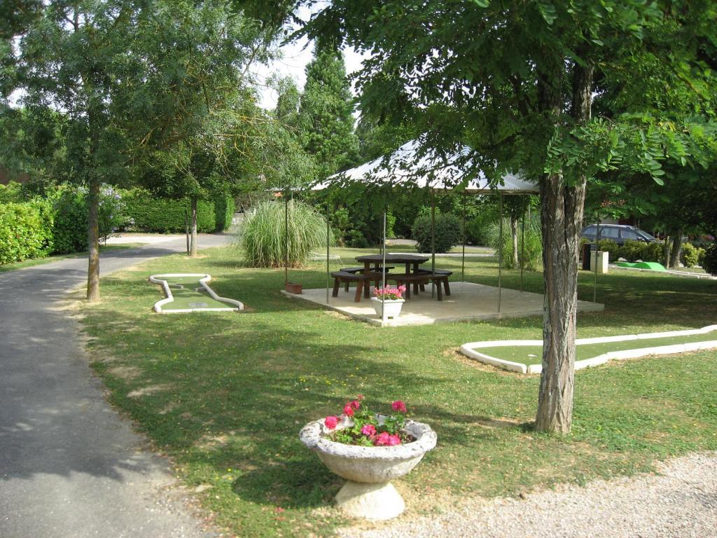 Les Chalets Des Mousquetaires Mirepoix  Εξωτερικό φωτογραφία